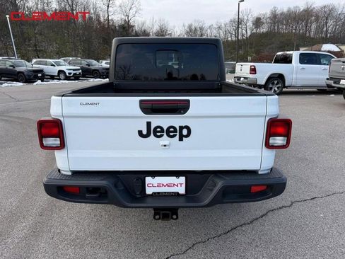 Used 2022 Jeep Gladiator Sport AWD/4WD image 6