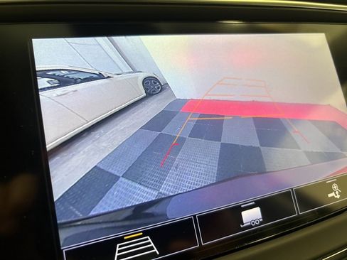 Used 2021 Buick Enclave Premium w/ Sun and Sites Package image 17