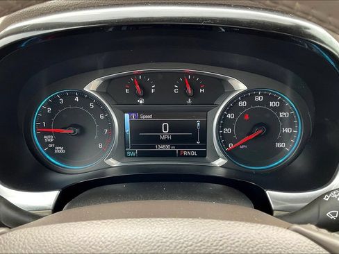 Used 2019 Chevrolet Traverse LT FWD image 12