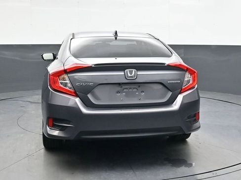 Used 2017 Honda Civic Touring image 5