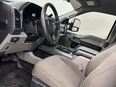 Used 2019 Ford F250 XLT w/ XLT Premium Package image 10