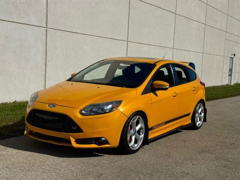 Used 2013 Ford Focus ST FWD image 3