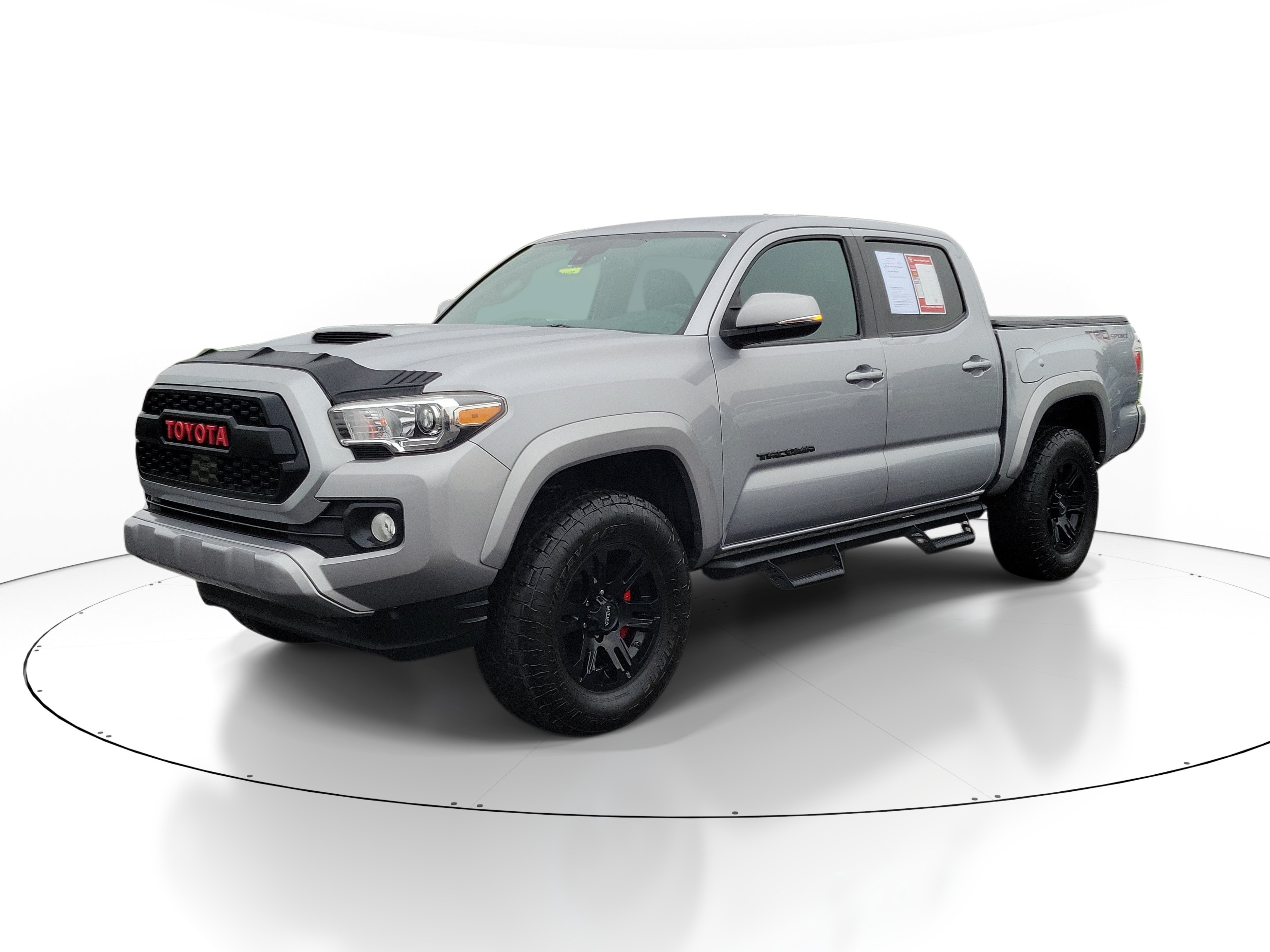 Used 2020 Toyota Tacoma TRD Sport RWD image 2