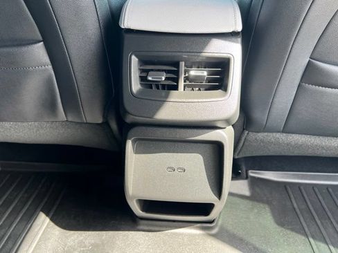 Used 2025 Chevrolet Equinox EV LT FWD image 23