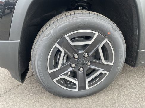 New 2026 Jeep Cherokee Limited image 10