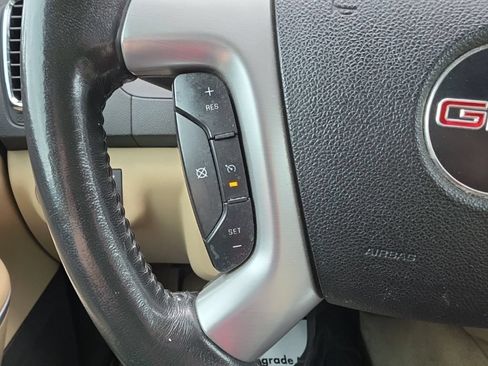 Used 2010 GMC Acadia SLT FWD image 11