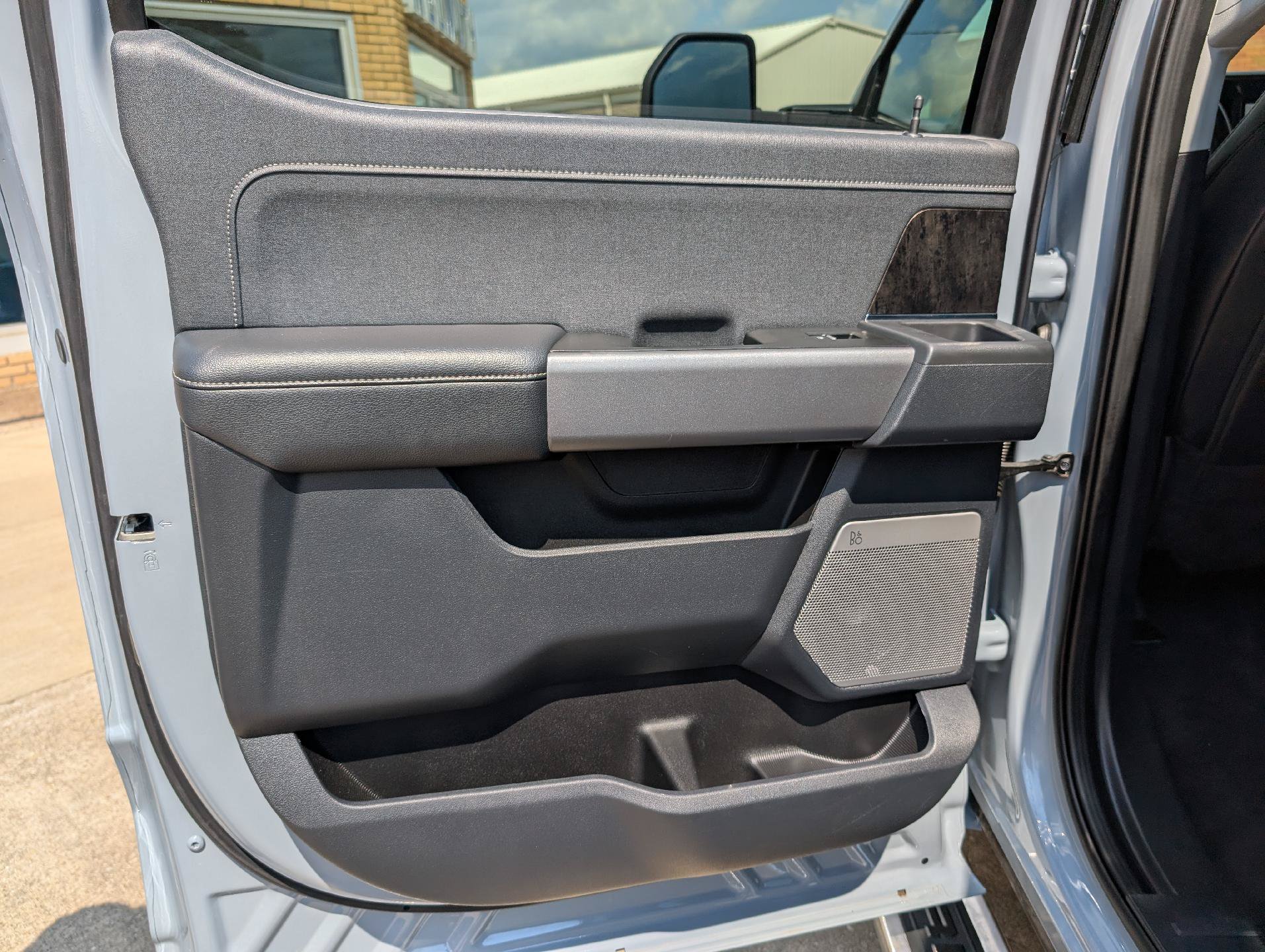 Used 2025 Ford F350 Lariat AWD/4WD image 13