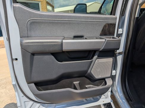 Used 2025 Ford F350 Lariat AWD/4WD image 13