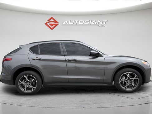Used 2022 Alfa Romeo Stelvio Sprint RWD image 12