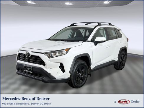 Used 2021 Toyota RAV4 XLE image 1