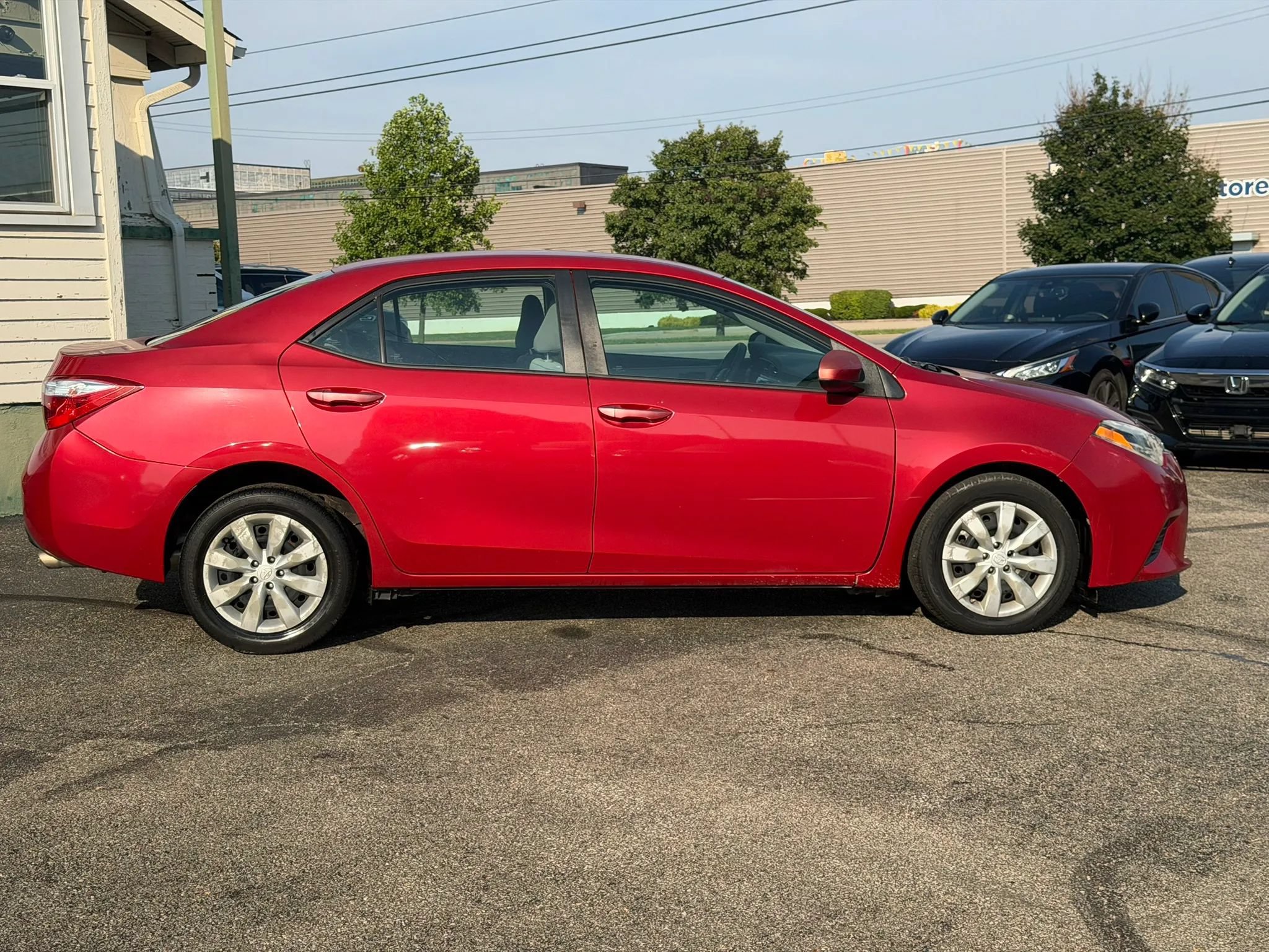 Used 2015 Toyota Corolla LE FWD image 6