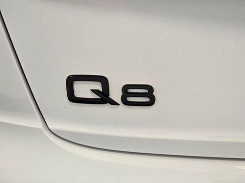 Used 2021 Audi Q8 Prestige w/ Prestige Package image 33