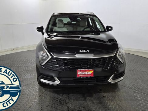 Used 2023 Kia Sportage EX image 2