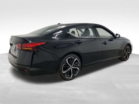 Used 2024 Nissan Altima 2.5 SR image 4