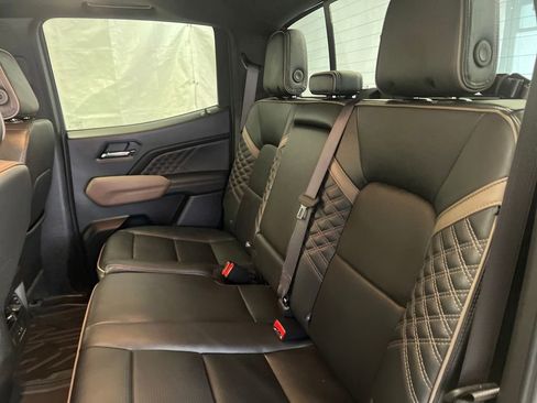 Used 2025 GMC Canyon Denali AWD/4WD image 46
