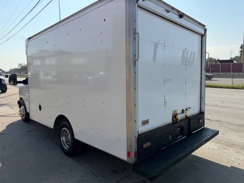Used 2020 Chevrolet Express 3500 w/ Power Convenience Package RWD image 7