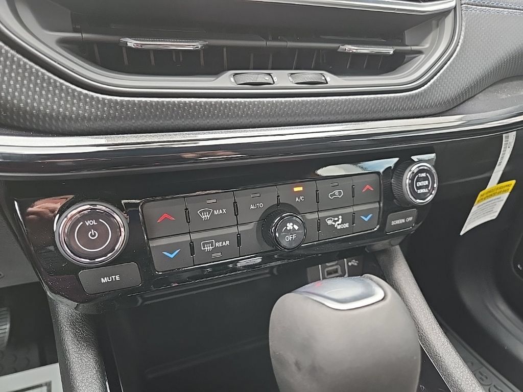 New 2026 Jeep Compass Latitude AWD/4WD image 54