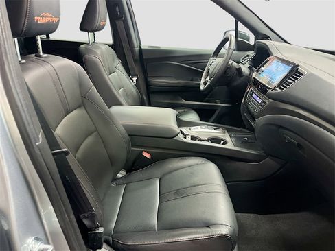 Used 2025 Honda Ridgeline TrailSport image 29