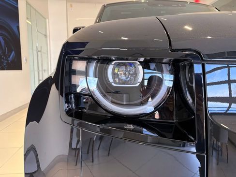 New 2026 Land Rover Defender 110 X-Dynamic SE AWD/4WD image 8