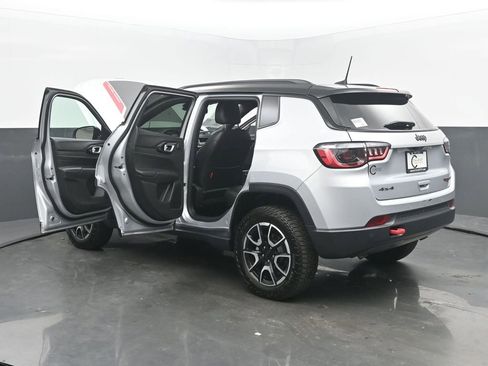 Used 2024 Jeep Compass Trailhawk w/ Sun and Sound Group AWD/4WD image 56