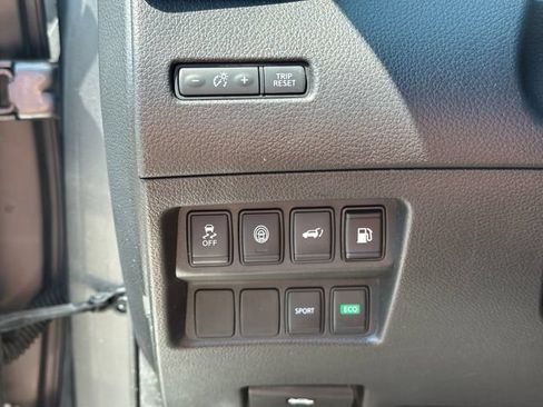 Used 2019 Nissan Rogue SV FWD image 33