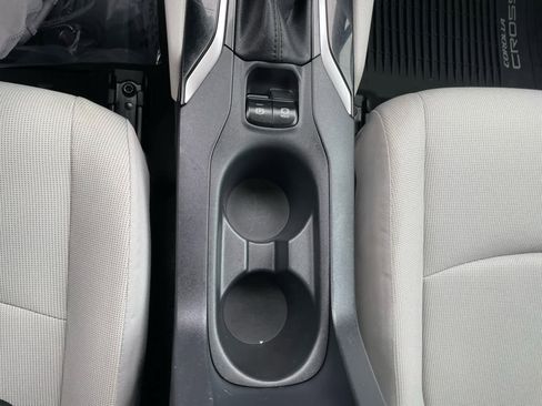 Used 2022 Toyota Corolla Cross LE image 23