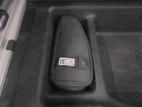 Used 2024 Rivian R1S Adventure AWD/4WD image 34