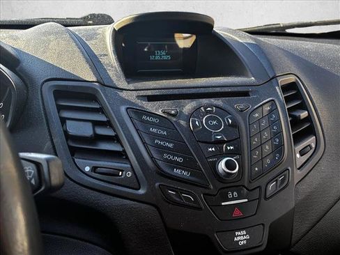 Used 2016 Ford Fiesta SE image 14