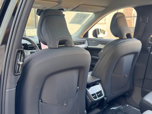 Used 2025 Volvo EX90 Plus AWD/4WD image 35