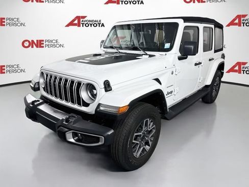 Used 2024 Jeep Wrangler Unlimited Sahara AWD/4WD image 3