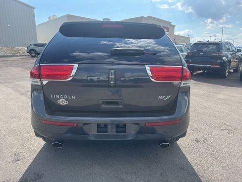 Used 2013 Lincoln MKX FWD image 5