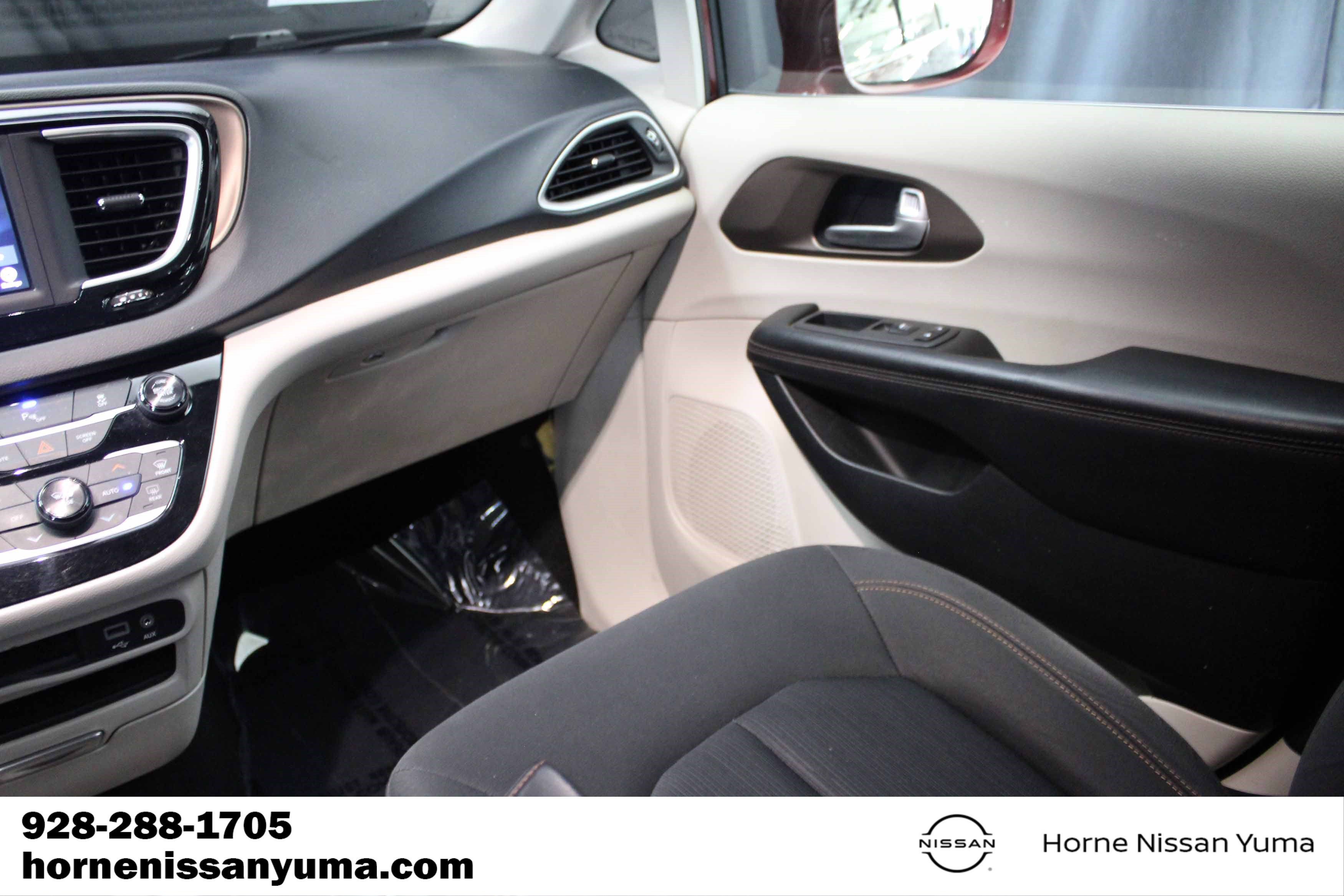 Used 2018 Chrysler Pacifica Touring Plus FWD image 10