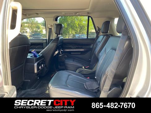 Used 2018 Ford Expedition Platinum AWD/4WD image 10