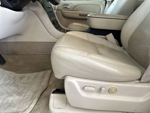 Used 2008 Cadillac Escalade ESV Base image 10