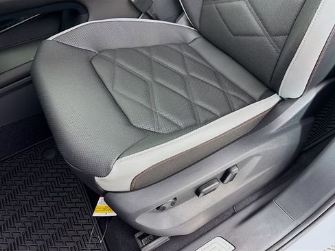 New 2026 Volkswagen Atlas Peak Edition image 19