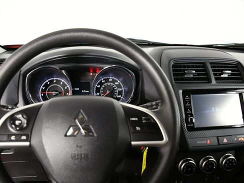 Used 2025 Mitsubishi Outlander Sport S image 16