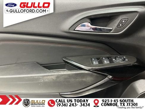 Used 2024 Chevrolet Trax RS w/ Sunroof Package FWD image 18