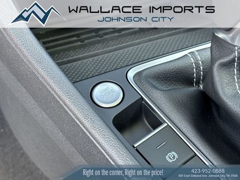 Used 2025 Volkswagen Jetta SE FWD image 22