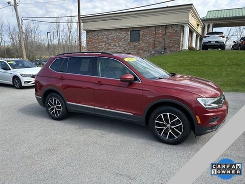 Used 2021 Volkswagen Tiguan SE w/ Panoramic Sunroof Package image 3