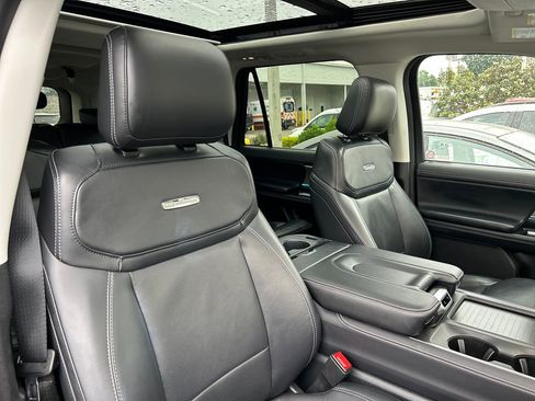 Used 2025 Ford Expedition Max Platinum AWD/4WD image 15