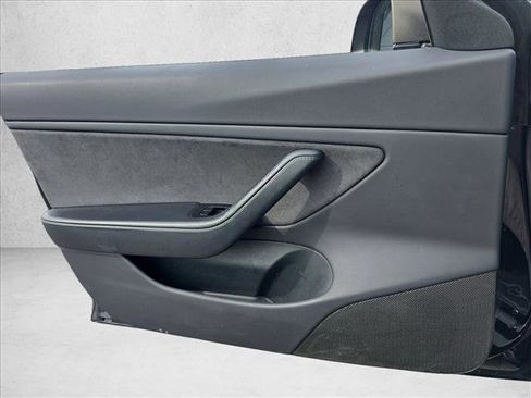 Used 2018 Tesla Model 3 Long Range image 23