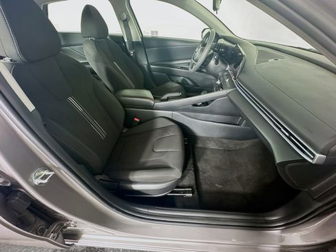 Used 2024 Hyundai Elantra SEL FWD image 32