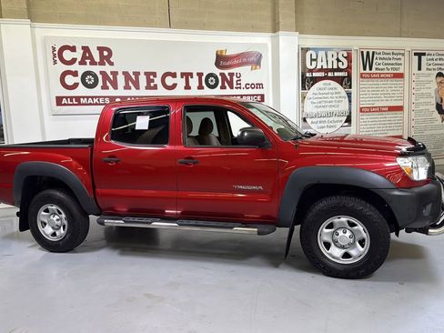 Used 2015 Toyota Tacoma PreRunner image 10