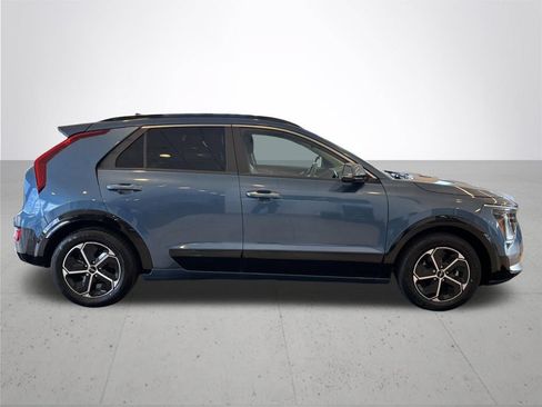 Used 2023 Kia Niro FWD image 6