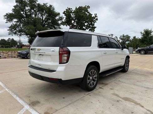 Used 2021 Chevrolet Suburban LT w/ LT Signature Package RWD image 6