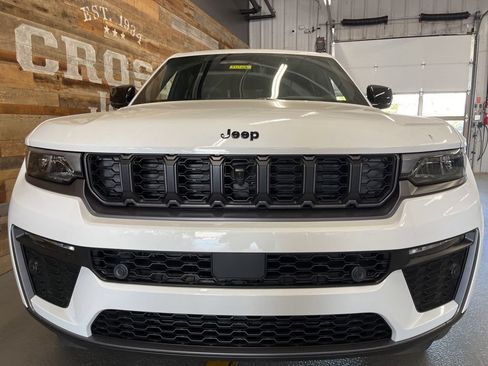 New 2026 Jeep Grand Cherokee L Limited AWD/4WD image 7