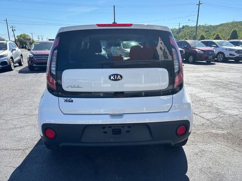 Used 2017 Kia Soul FWD image 6