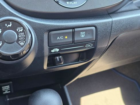 Used 2013 Honda Fit Sport image 25
