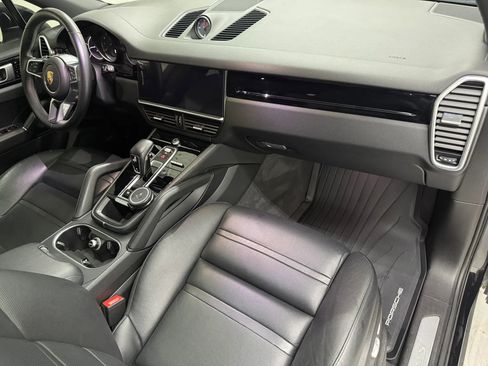 Used 2019 Porsche Cayenne S AWD/4WD image 9