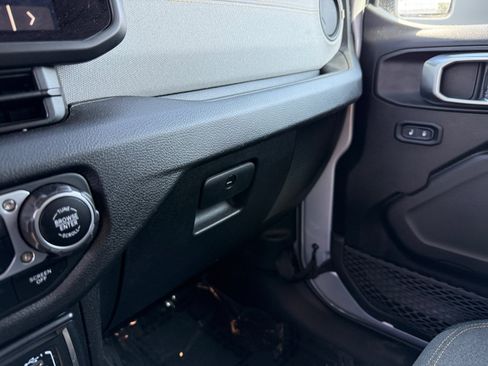 Used 2024 Jeep Wrangler Unlimited AWD/4WD image 14